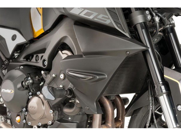 Boczne panele chłodnicy do Yamaha MT-09 17-20 (z kierunkowskazami) | PUIG.pl
