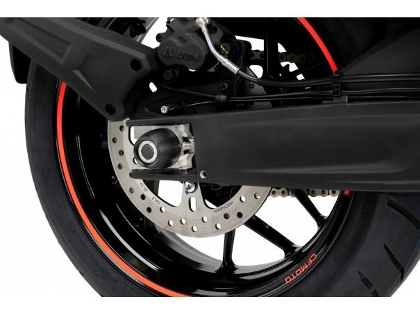 Protektory osi koła PUIG do KTM 790 Adv / Duke / 890 Duke (tył) | PUIG.pl