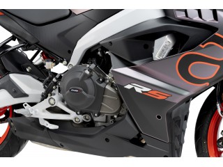 Pokrywy dekli silnika PUIG...